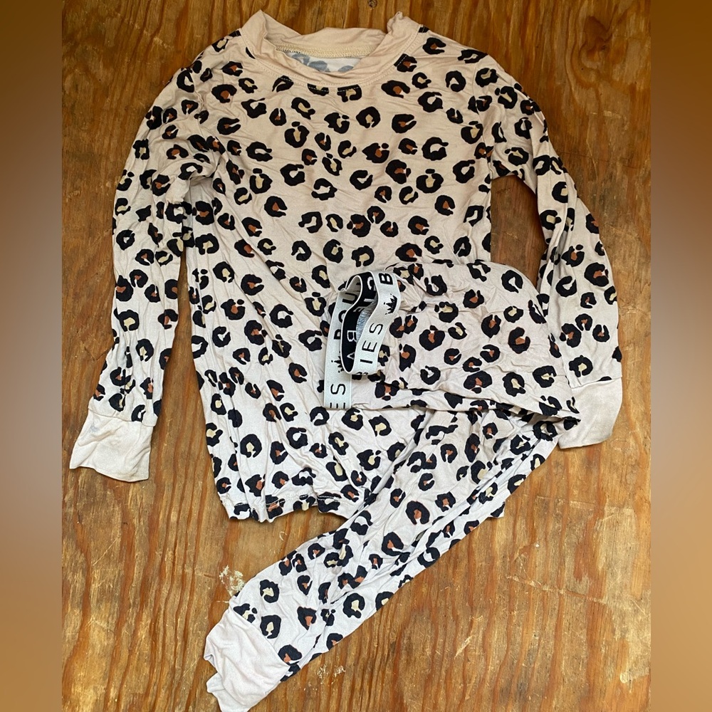 Bougie Babies 3T Leopard Print Kids Pajamas